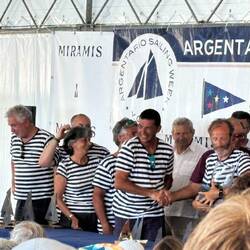 Die Sieger in der Klassifikation Cruiser Yachts die Crew von "Barbara" mit Eigner Roberto Olivieri