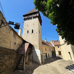 Kurzer Blick in die Wehrkirche: Von Innen schön aber unspektakulär