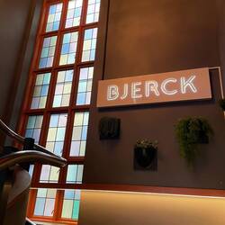 nach dem Einchecken noch Abendessen im Bjerck (natürlich Fisch)