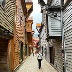 danach noch ein kurzer Abstecher in die Holzhäuser in Bryggen