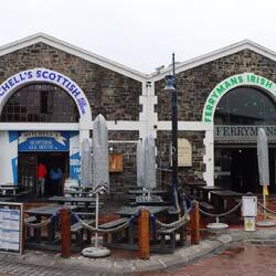 ...und die Pubs im Hafen zu probieren