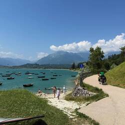 An diesem (Lago di Santa Croce) liegt unser Campingplatz.