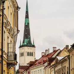 Die Olaikirche ist von überall au zu sehen
