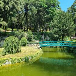 Einer der kleinen Seen im Park Castillo Miramare ...