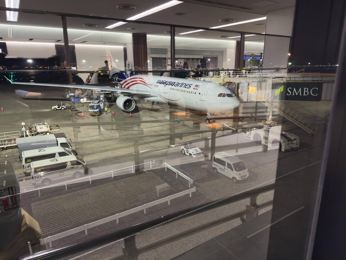 9M-MTX waiting at our gate to bring us to KUL as MH71.