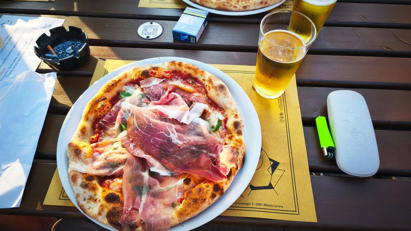 Lecker Pizza