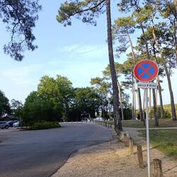 Gilt das nur für die Parkbucht an der das Schild steht oder für den gesamten Bereich links davon? 🤔