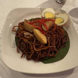My mee goreng mamak at the Platinum Lounge.