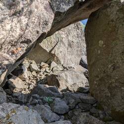 Eine kleine Höhle