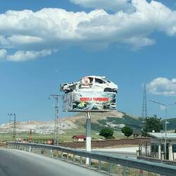 So wird hier vor zu schnellem Fahren gewarnt