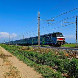 De verleiding is er altijd. Met de trein doe je een dagetappe in een kwartier.