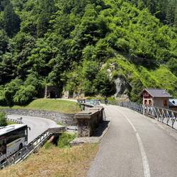 Mit beleuchteten Tunneln 👍🏼.