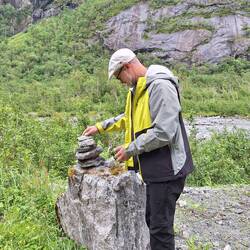 Roman bei der Arbeit