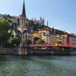 Hoch oben: Kathedrale von Lyon