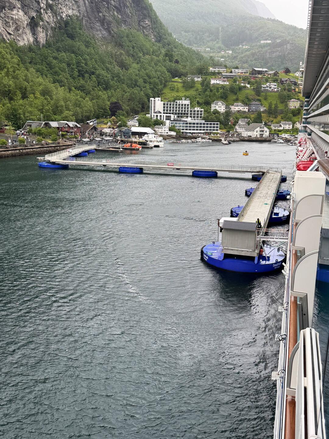 FOLDING WALKWAY!