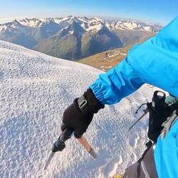 An einer Wächte am Wildspitzgrat