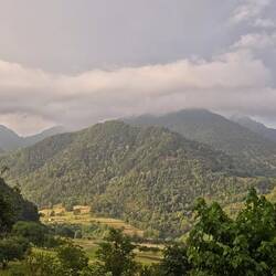 Bei uns regnet es und im Tal scheint die Sonne