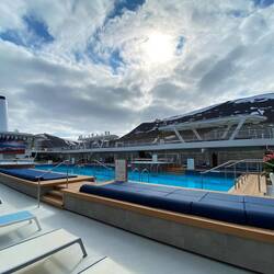 Zurück auf dem Schiff, pünktlich zum Nachmittag kommt die Sonne raus. Ideal für unseren Ausflug...