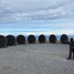 Von jedem Kontinent gibt's ein von Kindern selbstgestaltetes Monument