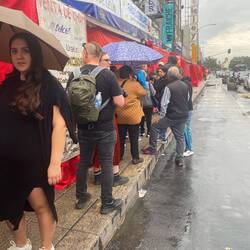 The line of customers waiting to order at Califa de León.