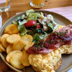 Healthy scrambled eggs