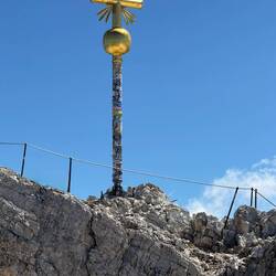 Goldenes Gipfelkreuz am Ostgipfel