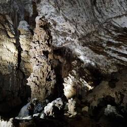 Der Fluss Reka hat diese unterirdische Zauberwelt erschaffen...