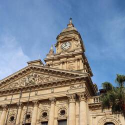 Das Rathaus ist das Prunkstück der Stadt...