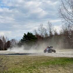 Mega viele Quad's heizen hier durch die Dünen und wirbeln mächtig Staub auf!