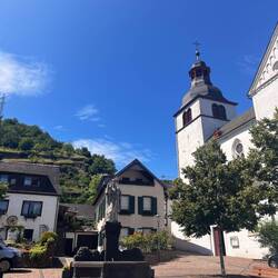 Sankt Castor von Karden, Missionar aus dem 5. Jh., neben der Stiftskirche St. Castor in Karden