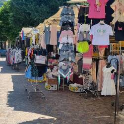 fanden einen kleinen Markt in Sorico sowie ein erfrischendes Bier