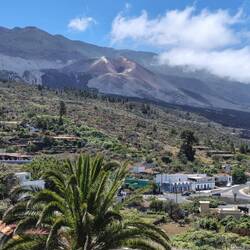 The new mountain formed by the 2021 eruption