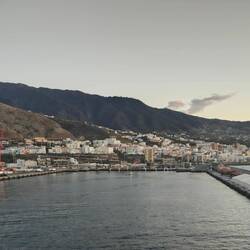 Entering Santa Cruz harbour, 7am