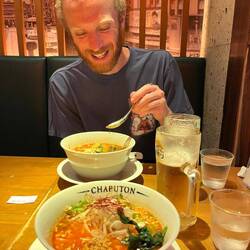 Spicy vegan noodle 🍜 & draft Kirin Ichiban 👌