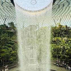 40 m hoher Wasserfall