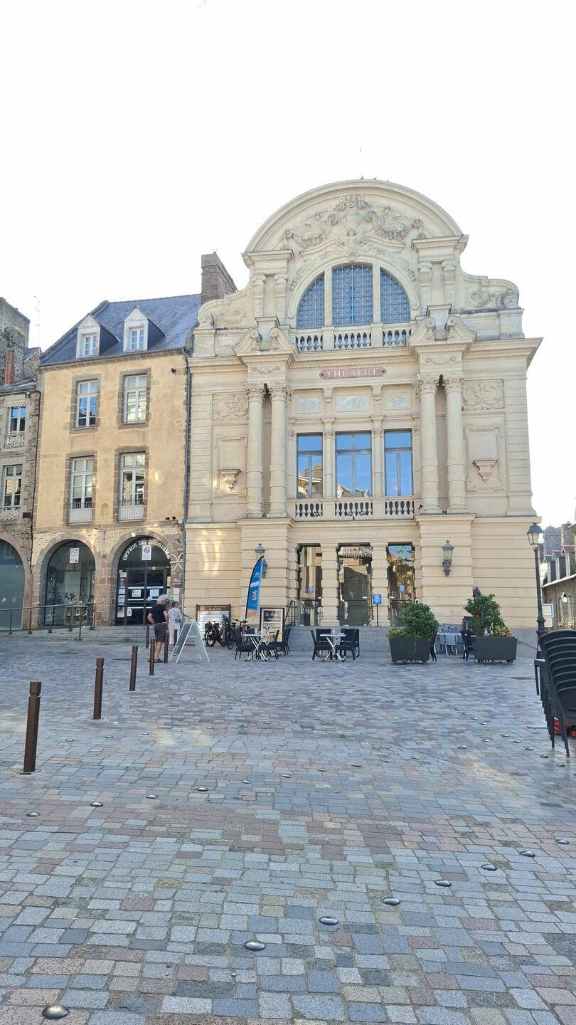 Théâtre Victor-Hugo