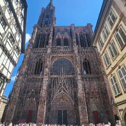 The Strasbourg cathedral is impressive.