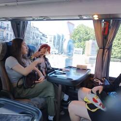 Mädels im Bus