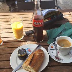 Erstes Frühstück an der Rhone