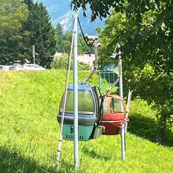 Alte Gondeln der Kanin Seilbahn
