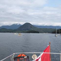 Boats converging at the same time to get through Dent Rapids