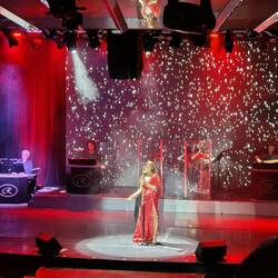 Lisa Lawton, UK soprano and swing performer
