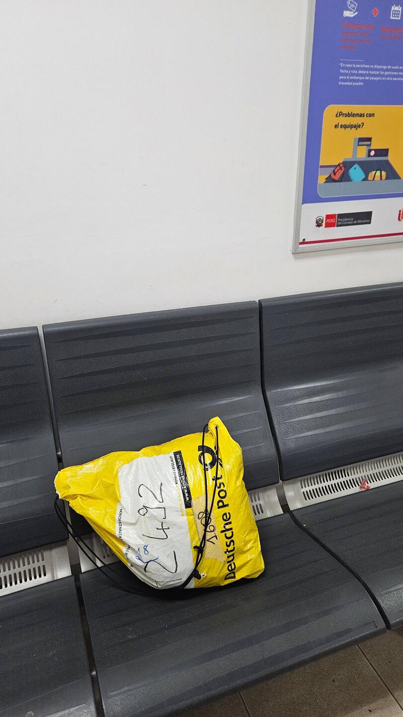 Meine Einkäufe. Sonst war ich nur mit Zahnbürste unterwegs. Rennsteigbeutel unkaputtbar.