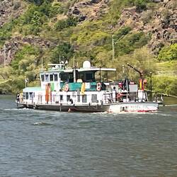 Peilschiff Mosel mit Auslegern rechts und links
