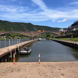 Solaris fast ganz allein im Yachthafen Cochem