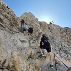 ...dann etwas Kletterei bis zum Gipfelkreuz....