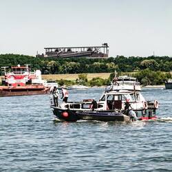 Versorgungsschiff für die Rheinschiffer