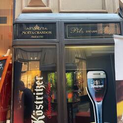 Wer's hat, der gönnt sich hier ein Gläschen Moet&Chandon