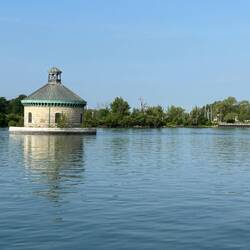 Southeastern Michigan/Detroit Waterworks Intake Crib light, Belle Isle