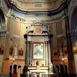 De interieurs van de kerken blijft me fascineren. Ieder dorp zijn kathedraal lijkt het wel.